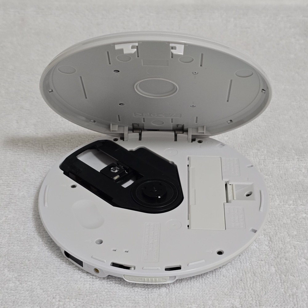 Sony CD Walkman Disc Mp3 D-NE329LIV & Speaker Stand BCA-DNE320S Bundle Vintage - Picture 9 of 16
